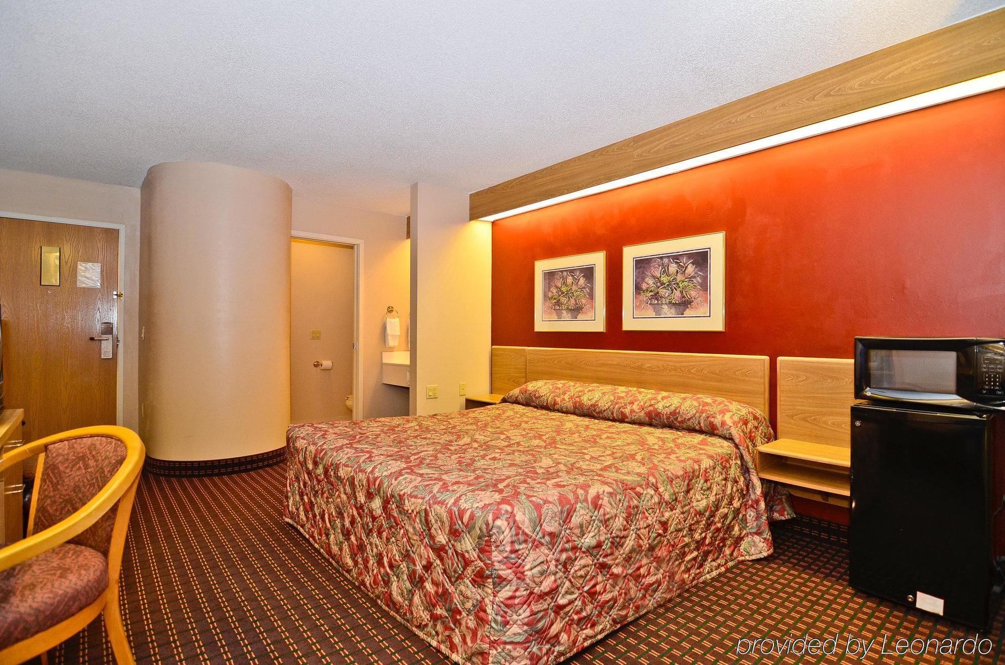 Americas Best Value Inn And Suites Lee'S Summit-Kansas City Room photo