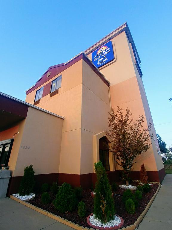 Americas Best Value Inn And Suites Lee'S Summit-Kansas City Exterior photo